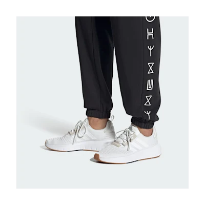 adidas Swift Run Shoes 'White'