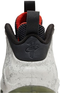 Tekken 8 x Nike Air Foamposite One Premium 'Jin Kazama' Sepatu HF6367-001 Sizing Tekken 8 x Nike Air Foamposite One Premium 'Jin Kazama' Sepatu HF6367-001