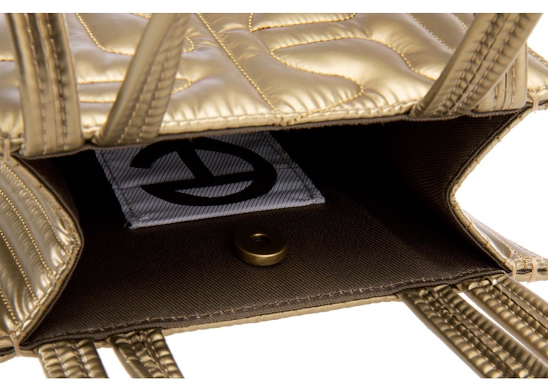 Lookbook Telfar x Moose Knuckles 金色小号绗缝购物袋