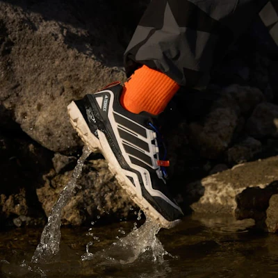 Sepatu Hiking TERREX Skychaser GORE-TEX IH2799 7