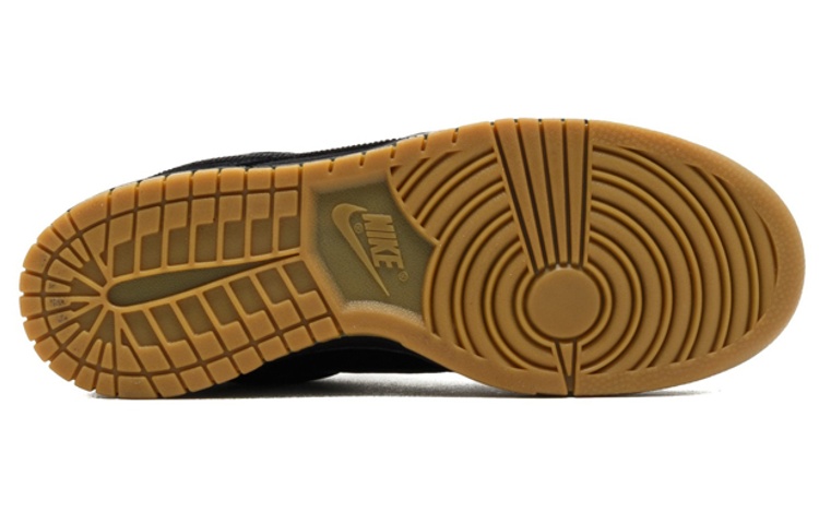 Shop BSMNT x Nike Dunk Low (ベースメント ダンク) AH5770-001