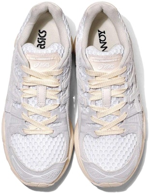 The Ennoy Professional x ASICS Gel Nimbus 9 'Putih Krim' 1201B034-100 Shop The Ennoy Professional x ASICS Gel Nimbus 9 'Putih Krim' 1201B034-100