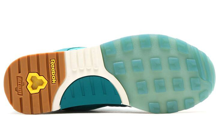 Shop 더헌드레즈 x 리복 벤틸레이터 25주년 V66897