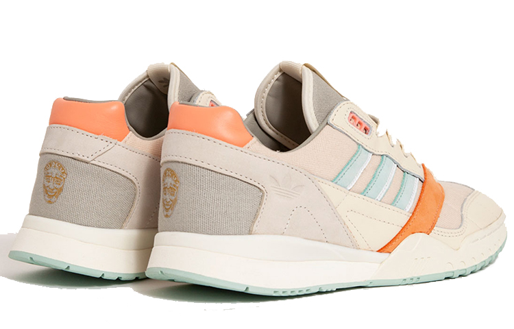 Shop The Next Door x 阿迪达斯 A.R. 训练鞋 '白' EE6681