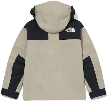 THE NORTH FACE 1990 GTX Jaket Berlengan Warna Beige Uniseks NJ2GM00B Lookbook THE NORTH FACE 1990 GTX Jaket Berlengan Warna Beige Uniseks NJ2GM00B