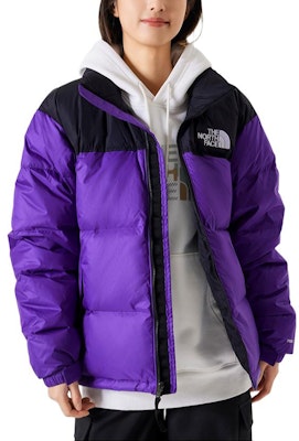 The North Face 1996 復古紫色拼接羽絨外套 男女通用款式。 NF0A3C8D-QIR Order The North Face 1996 復古紫色拼接羽絨外套 男女通用款式。 NF0A3C8D-QIR