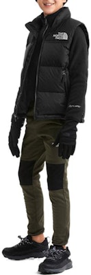 The North Face 1996 Retro Nuptse Rompi 'Hitam' (GS) (Ukuran Asia) NF0A7WPAJK3 Lookbook The North Face 1996 Retro Nuptse Rompi 'Hitam' (GS) (Ukuran Asia) NF0A7WPAJK3