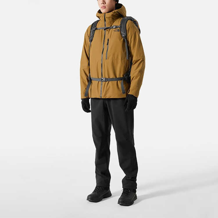 Shop ザ・ノース・フェイス ブラウン 3イン1 防水 防風 フード付きジャケット NF0A83SL-YW3