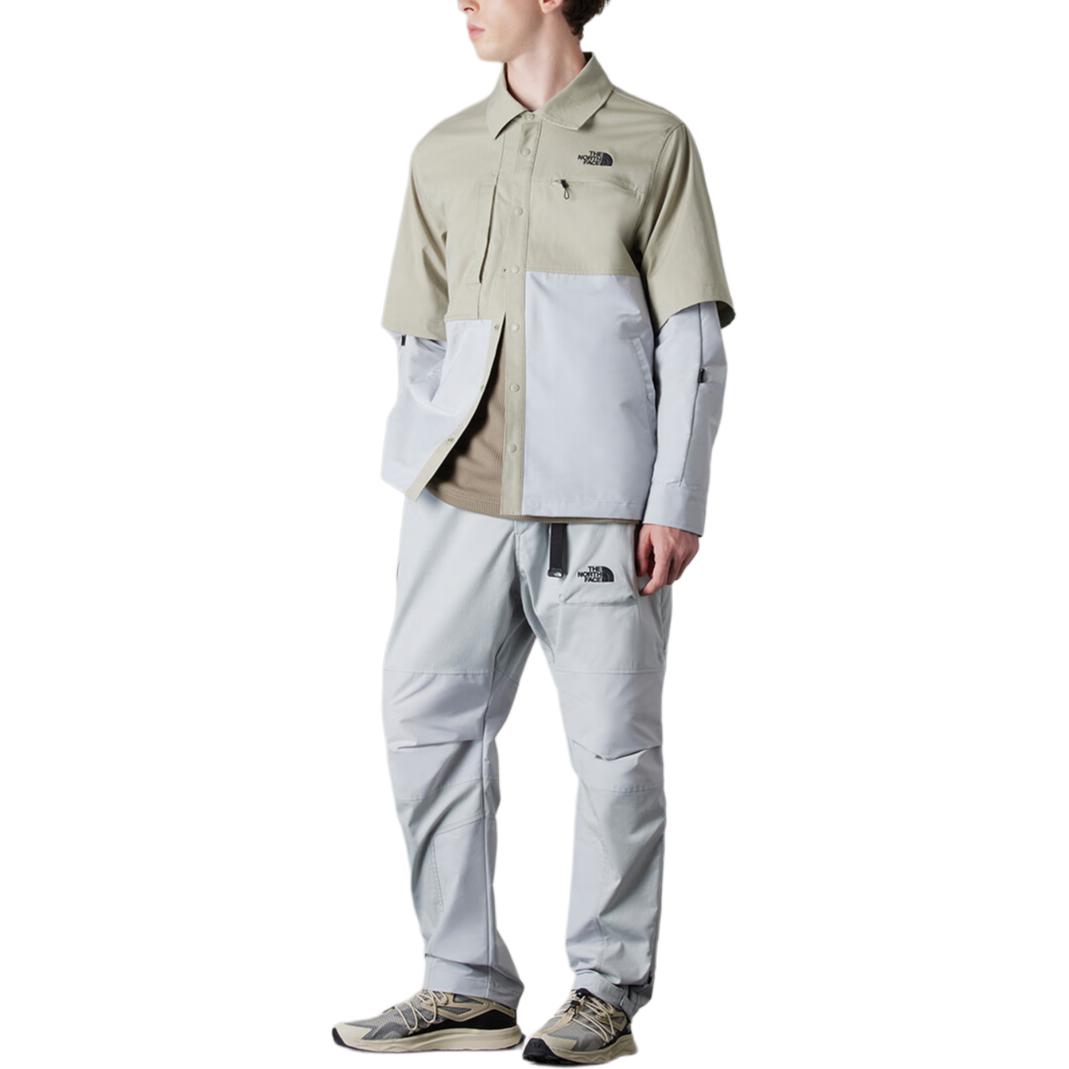 Sizing The North Face  Gray Colorblock Water-Resistant Outdoor Shirt. NF0A8A8M-0QJ