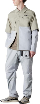 The North Face Gray Colorblock Water-Resistant Outdoor Shirt. NF0A8A8M-0QJ Sizing The North Face Gray Colorblock Water-Resistant Outdoor Shirt. NF0A8A8M-0QJ