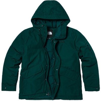 THE NORTH FACE Green Waterproof Hooded Down Jacket with Logo & Zip Pockets NF0A7QT6-D7V Buy THE NORTH FACE Green Waterproof Hooded Down Jacket with Logo & Zip Pockets NF0A7QT6-D7V
