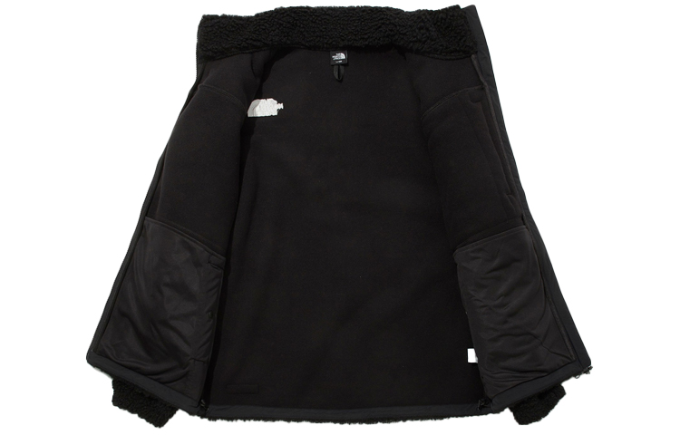 Lookbook The North Face 黑色Logo印花多口袋設計抓毛外套 NJ4FM56D