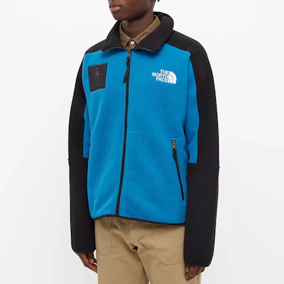 The North Face 藍色復古運動外套 徽標貼布與側拉鍊口袋 NF0A5J5H-M19 Lookbook The North Face 藍色復古運動外套 徽標貼布與側拉鍊口袋 NF0A5J5H-M19