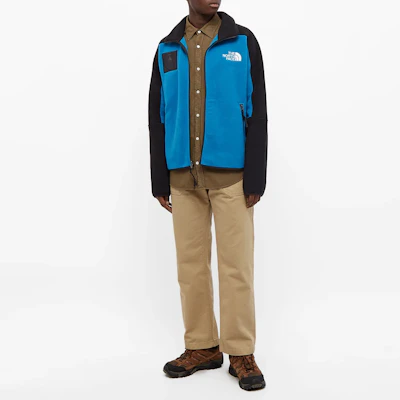 The North Face 藍色復古運動外套 徽標貼布與側拉鍊口袋 NF0A5J5H-M19 Shop The North Face 藍色復古運動外套 徽標貼布與側拉鍊口袋 NF0A5J5H-M19