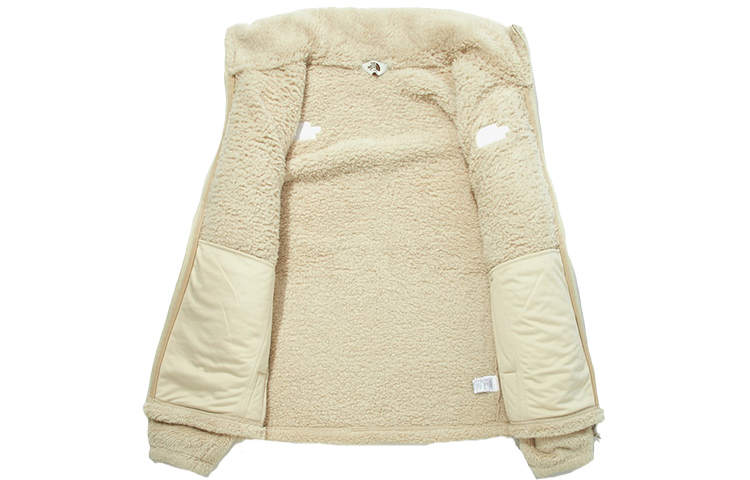 Shop CHAQUETA BEIGE DE FORRO POLAR THE NORTH FACE UNISEX, CÁLIDA, CUELLO ALTO, OTOÑO. NJ4FM55J