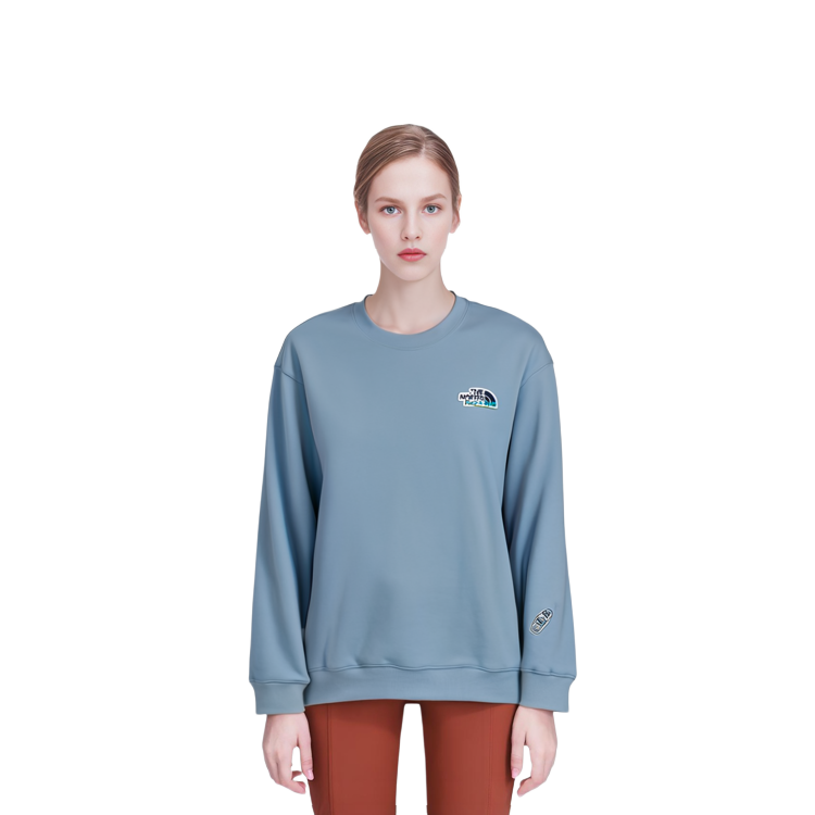 Shop The North Face 基本款男女刺繡標誌藍色圓領長袖上衣 NM5MM04D