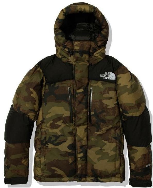 the-north-face-green-camo-logo-print-hooded-puffer-jacket-nd-92241-tf