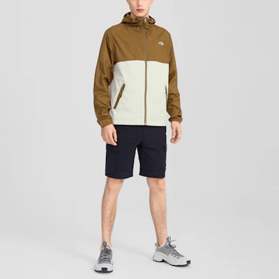 The North Face 輕量防風外套 棕白色 NF0A55ST-G4L Lookbook The North Face 輕量防風外套 棕白色 NF0A55ST-G4L