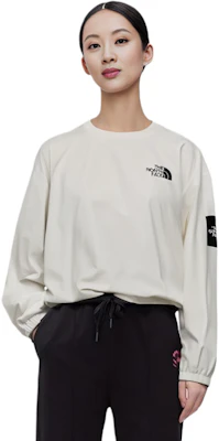 The North Face 徽標長袖圓領衫 中性 白色 NM5MP05L Shop The North Face 徽標長袖圓領衫 中性 白色 NM5MP05L