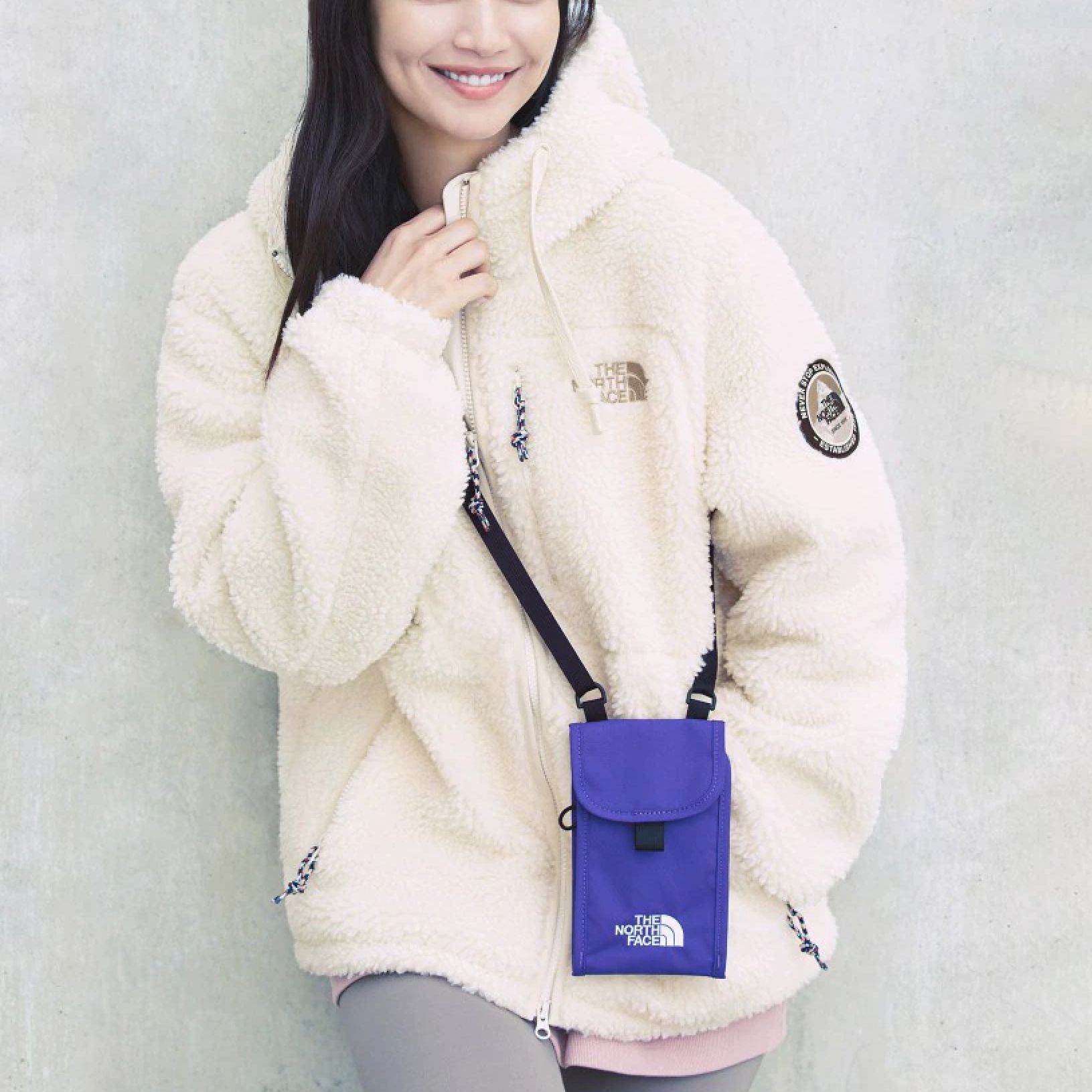 TNF Logo Fleece Multi-Pocket Hoodie Jacket Beige Unisex Relaxed Fit NJ4FM57A 圖 8