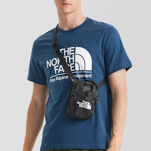 The North Face Camiseta Gráfica F21 'Azul' (Talla Asia) NF0A7QOIHDC Shop The North Face Camiseta Gráfica F21 'Azul' (Talla Asia) NF0A7QOIHDC