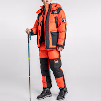 Lookbook The North Face 橘色防水防風羽絨連帽外套 NF0A4QYF-R15