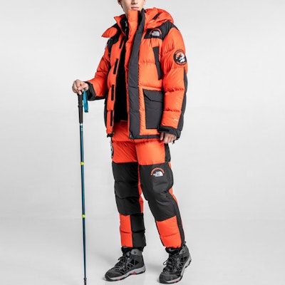 The North Face 橘色防水防風羽絨連帽外套 NF0A4QYF-R15 Lookbook The North Face 橘色防水防風羽絨連帽外套 NF0A4QYF-R15