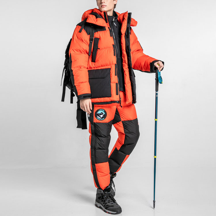 Shop The North Face 橘色防水防風羽絨連帽外套 NF0A4QYF-R15
