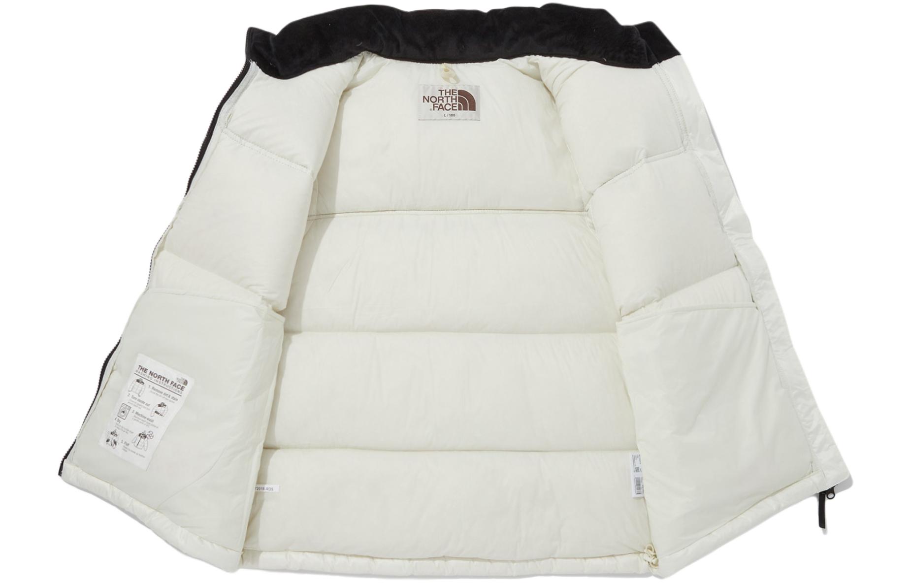 Shop The North Face 羽絨Logo背心 米色 男女通用 NV1DQ51K