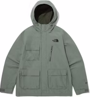 The North Face Plain Logo Outdoor Multi-Pocket Jacket Green NJ2GP59C The North Face Plain Logo Outdoor Multi-Pocket Jacket Green NJ2GP59C
