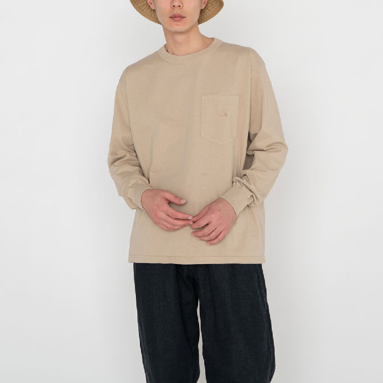 Shop The North Face Purple Label 米色長袖圓領衛衣 男女款 NT3365N-BE