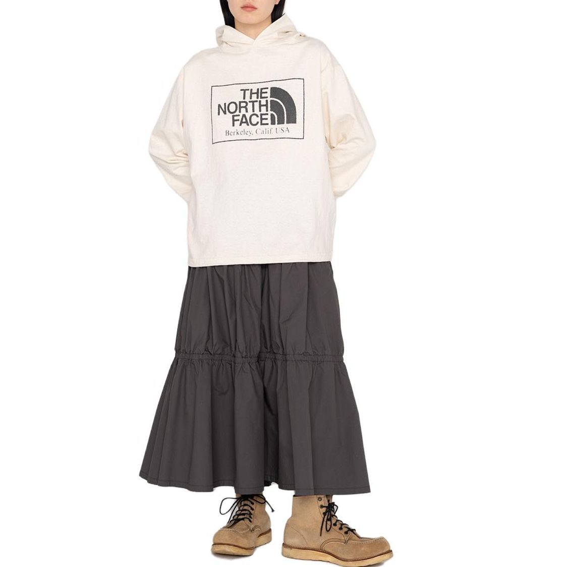Lookbook The North Face PURPLE LABEL 白色Logo連帽衫 Unisex 男女適穿款 NT3374N-NA