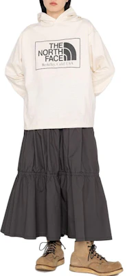 The North Face PURPLE LABEL 白色Logo連帽衫 Unisex 男女適穿款 NT3374N-NA Lookbook The North Face PURPLE LABEL 白色Logo連帽衫 Unisex 男女適穿款 NT3374N-NA