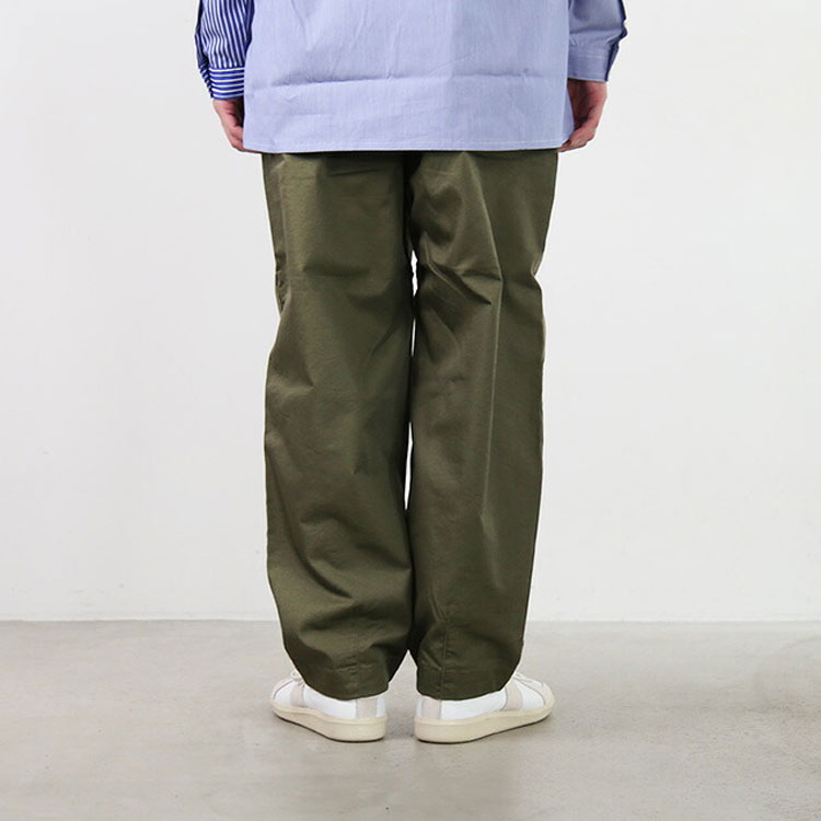 Shop THE NORTH FACE PURPLE LABEL 軍綠色寬版錐形斜紋褲 男女適用 NT5052N-KK