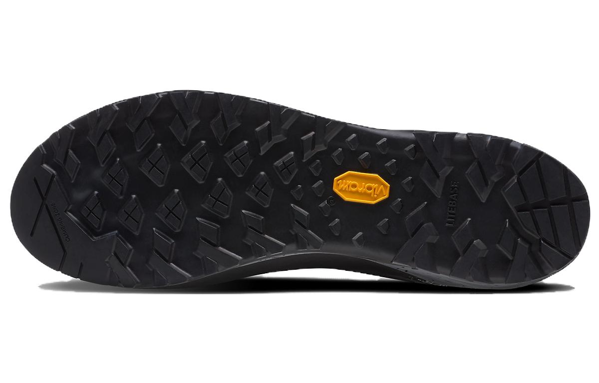 Shop ザ・ノース・フェイス サミットシリーズ ブレイツホルン 'FUTURELIGHTブラックミッドトップ' NF0A7W51-KX9 NF0A7W51-KX9