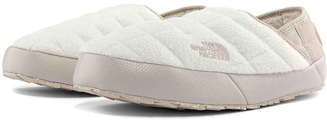 The North Face Thermoball Traction Denali V Mules 'Gardenia White Grey' NF0A7W4L-32F Lookbook The North Face Thermoball Traction Denali V Mules 'Gardenia White Grey' NF0A7W4L-32F