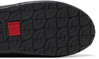 The North Face Thermoball Traction Mule 5 'Hitam' NF0A3UZN-KY4 Purchase The North Face Thermoball Traction Mule 5 'Hitam' NF0A3UZN-KY4