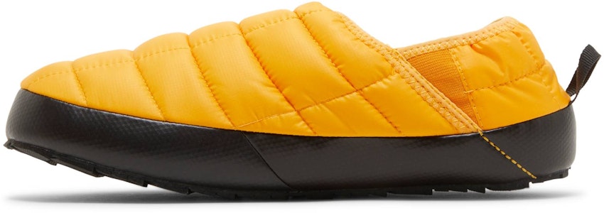 The North Face Thermoball Traction Mule 5 'Summit Gold' Emas Puncak. NF0A3UZN-ZU3 Lookbook The North Face Thermoball Traction Mule 5 'Summit Gold' Emas Puncak. NF0A3UZN-ZU3