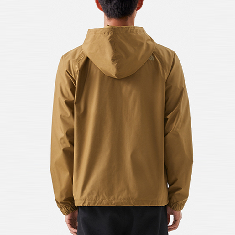 Shop The North Face 都會探險棕色印花連帽多口袋外套 NF0A7WDO-173