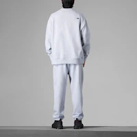 Shop The North Face 都會探索灰色圓領標誌款套頭衫 NF0A83PU-DYX