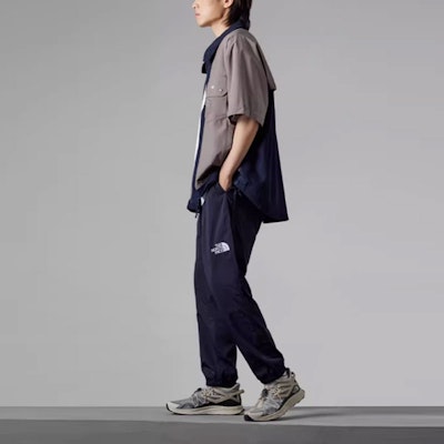 The North Face Urban Exploration Retro Colorblock Softshell Jaket Khaki Pria NF0A83PG-DG7 Details for The North Face Urban Exploration Retro Colorblock Softshell Jaket Khaki Pria NF0A83PG-DG7