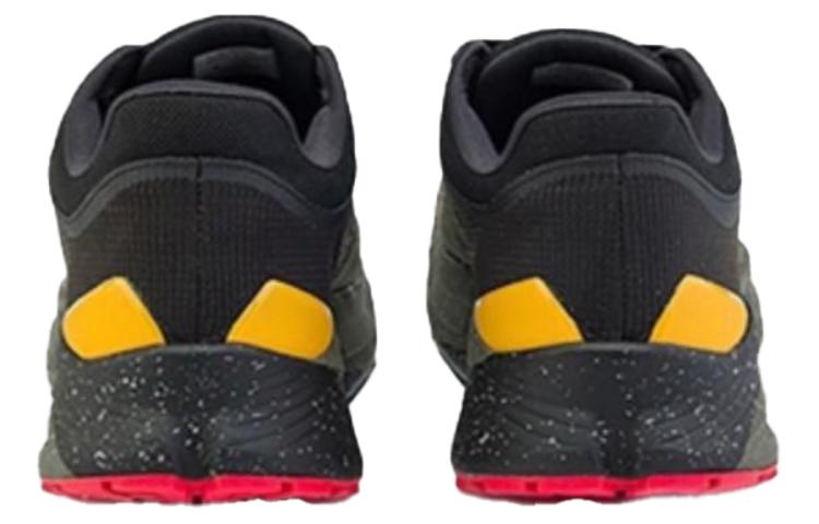 Shop 诺斯菲斯第三代矢量耐用跑鞋‘橄榄绿黑色’ 7W5O-BQW