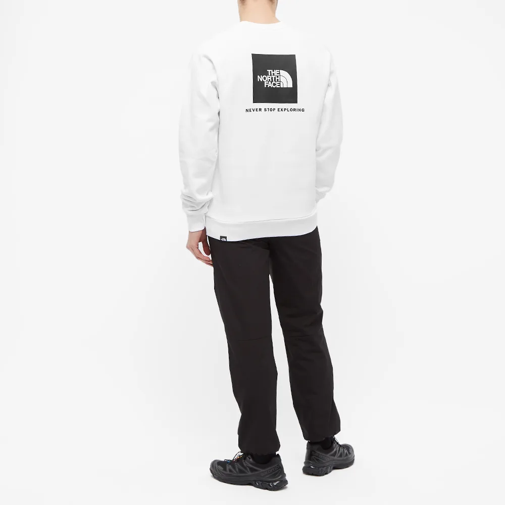 Lookbook The North Face 白色Logo印花圓領長袖運動衫 NF0A4SZ9-FN4
