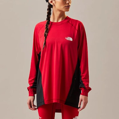 The North Face x Soukuu 紅色長袖排汗T恤 男女款. NF0A87UK-VOL Lookbook The North Face x Soukuu 紅色長袖排汗T恤 男女款. NF0A87UK-VOL