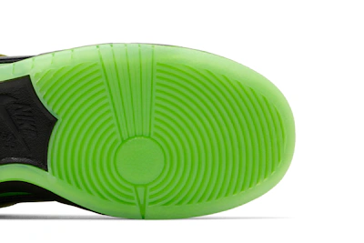 The Powerpuff Girls x Nike Dunk Low Pro SB QS 'Buttercup'