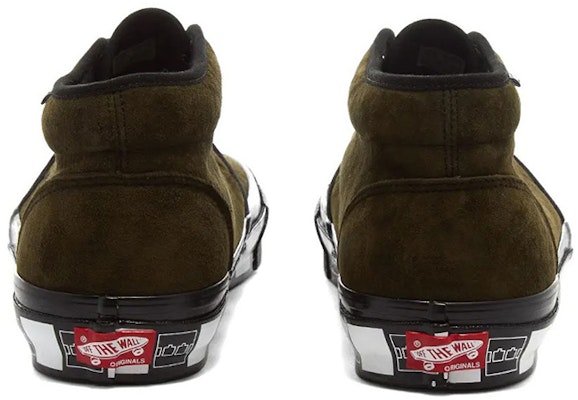 The Trilogy Tapes x Vans Vault OG Chukka LX 聯名款 耐磨中筒滑板鞋 軍綠色 Shop The Trilogy Tapes x Vans Vault OG Chukka LX 聯名款 耐磨中筒滑板鞋 軍綠色