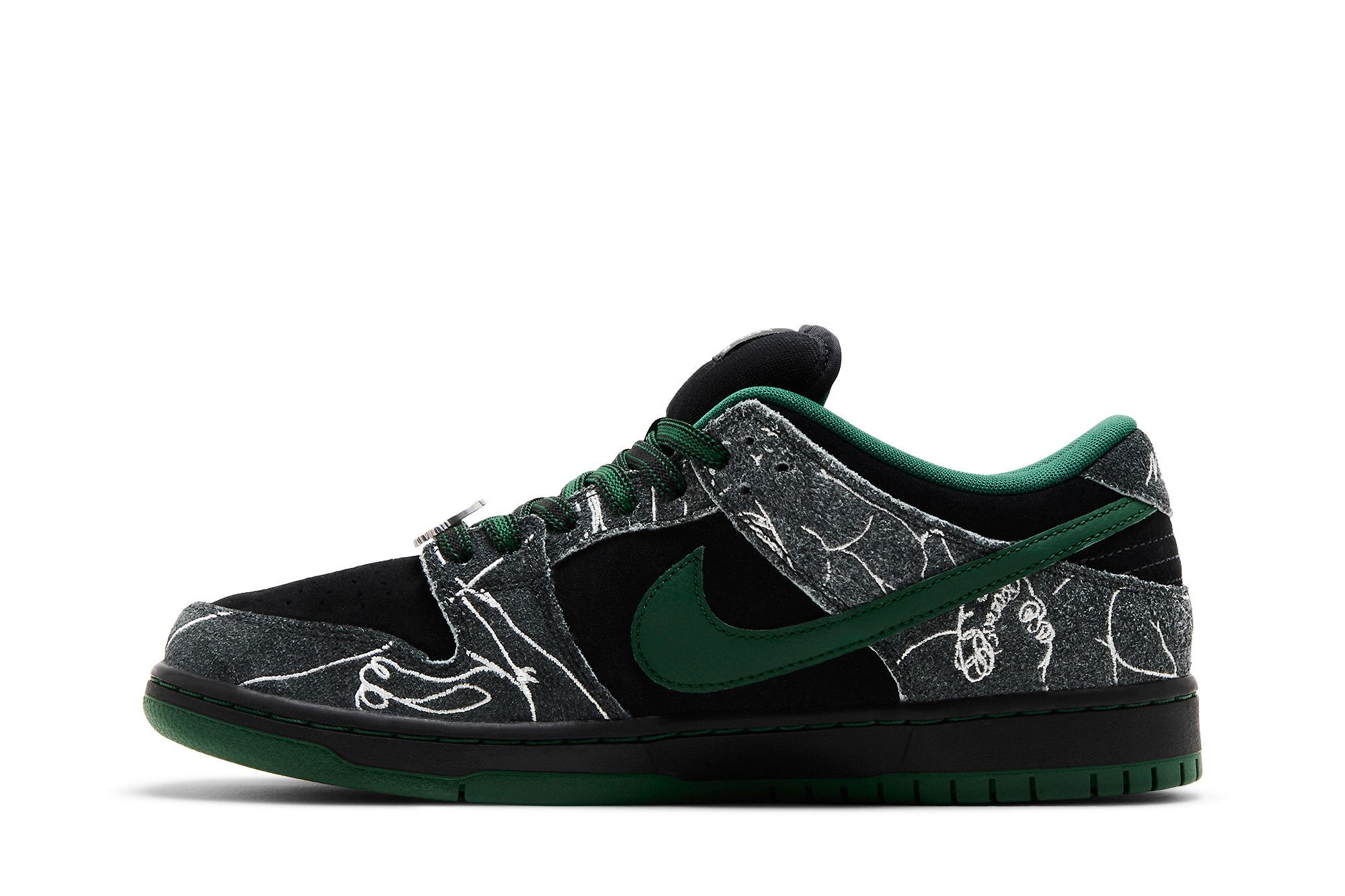 Shop THERE Skateboards x Nike Dunk Low SB ''Noir Gorge Vert'' HF7743-001