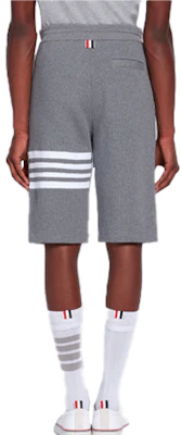 THOM BROWNE 4-Bar Celana Pendek Kasual Abu-Abu Edisi Musim Panas MJQ083A-06452-035 Lookbook THOM BROWNE 4-Bar Celana Pendek Kasual Abu-Abu Edisi Musim Panas MJQ083A-06452-035