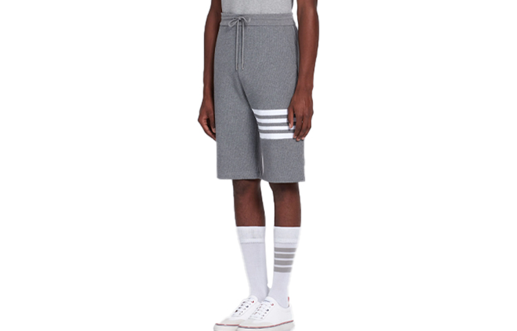 Shop THOM BROWNE 4-Bar Celana Pendek Kasual Abu-Abu Edisi Musim Panas MJQ083A-06452-035