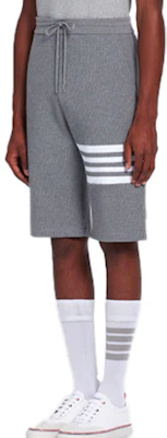 THOM BROWNE 4-Bar Celana Pendek Kasual Abu-Abu Edisi Musim Panas MJQ083A-06452-035 Shop THOM BROWNE 4-Bar Celana Pendek Kasual Abu-Abu Edisi Musim Panas MJQ083A-06452-035